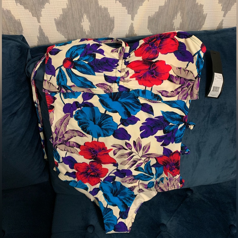 Marc Jacobs Floral Bandeau Halter Swimsuit in size XL!